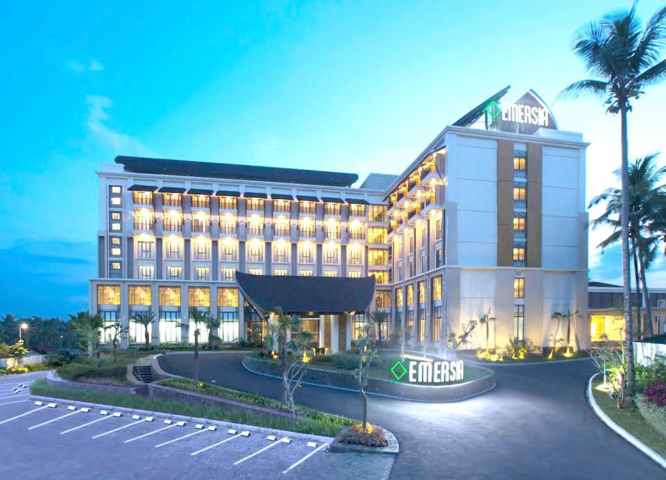 Emersia Batusangkar Hotel Bagian luar foto